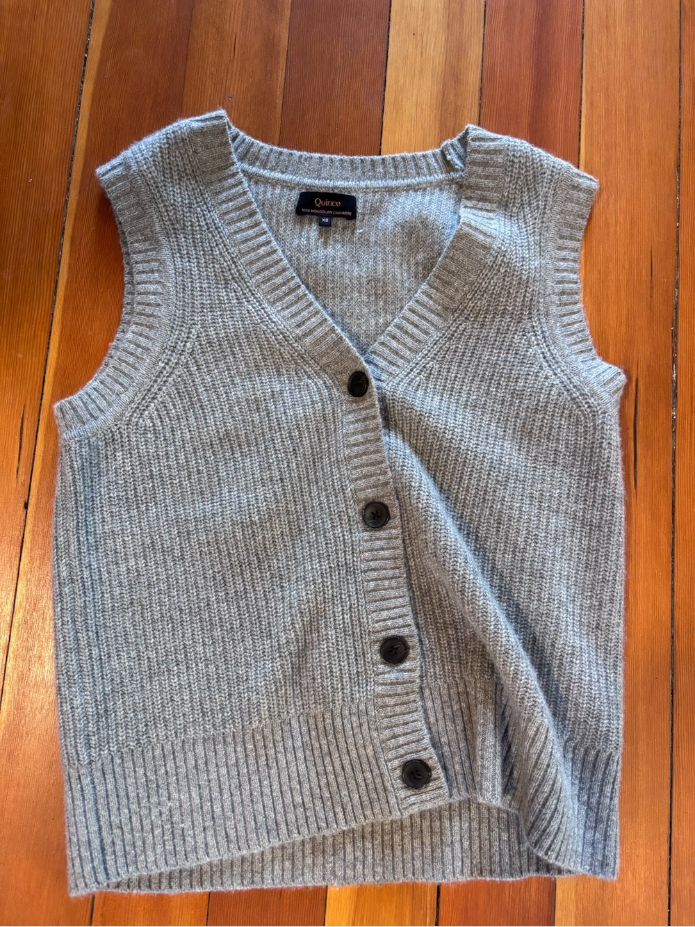 Quince Women's Light Gray V-Neck Cashmere Button Front Knit Vest